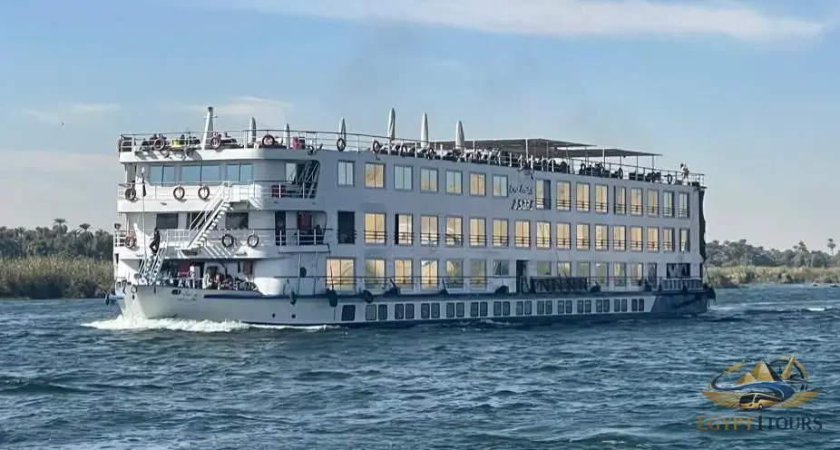 4-Day Aswan to Luxor Nile Cruise Package: Deluxe Upper Egypt Sailing